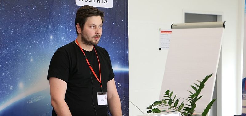 Blockchain-Experte Lukas Leys kontractory/Validvent beim TÜV AUSTRIA Symposium IT- & Datensicherheit der TÜV AUSTRIA Akademie (C) TÜV AUSTRIA, Nina Munk 