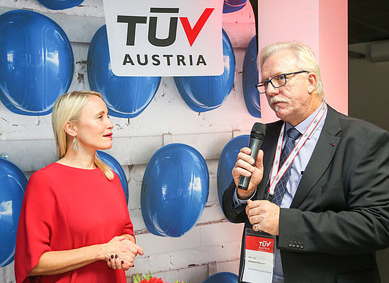 Am 12. Oktober 2017 eröffnete die TÜV AUSTRIA Group das neue Kompetenzzentrum in Oberösterreich. 200 Gäste aus Wirtschaft, Wissenschaft und Forschung folgten der Einladung.