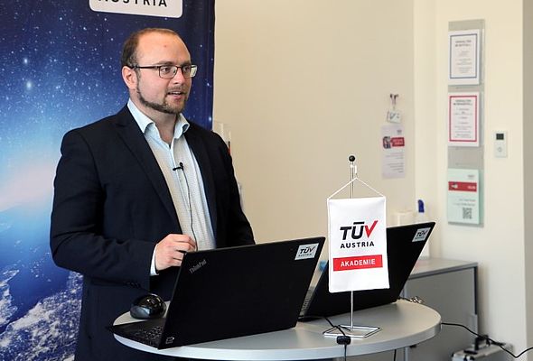 Stefan Grüneis, TÜV AUSTRIA Akademie Programmverantwortlicher IT- & Datensicherheit, beim TÜV AUSTRIA Symposium IT- & Datensicherheit (C) TÜV AUSTRIA, Nina Munk